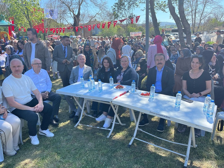KAYMAKAMIMIZ SAYIN KEMAL İNAN VE EŞİ SEDEF İNAN BAHAR ŞENLİĞİNE KATILDILAR.