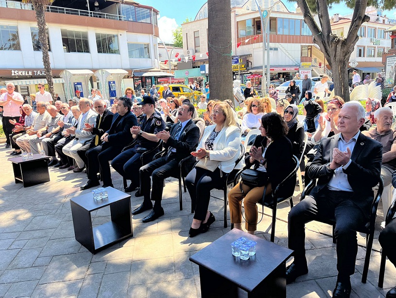 KAYMAKAMIMIZ VE EŞİ HALK EĞİTİM MERKEZİNİN DÜZENLEMİŞ OLDUĞU SERGİYE KATILDILAR.